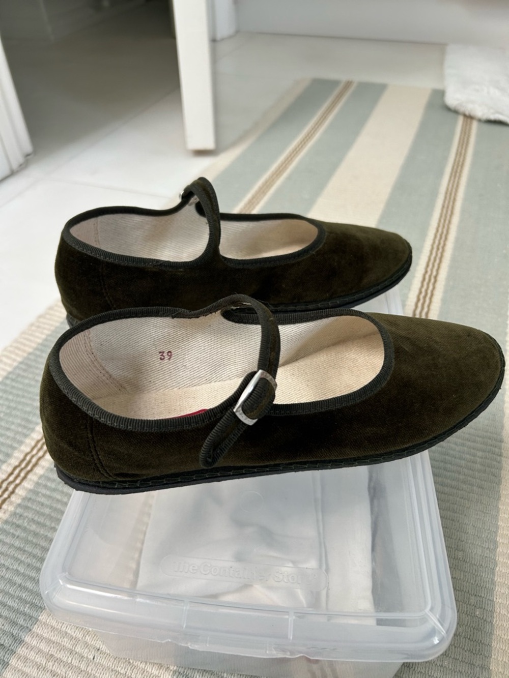 ViBi Venezia Mary Jane Velvet Ballet Flats in Olive